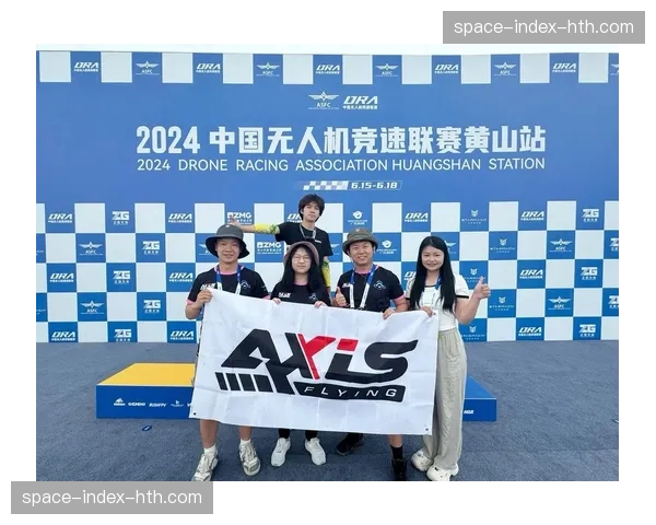 花絮：竞速赛现场，观众自发为最后一名完赛选手鼓掌